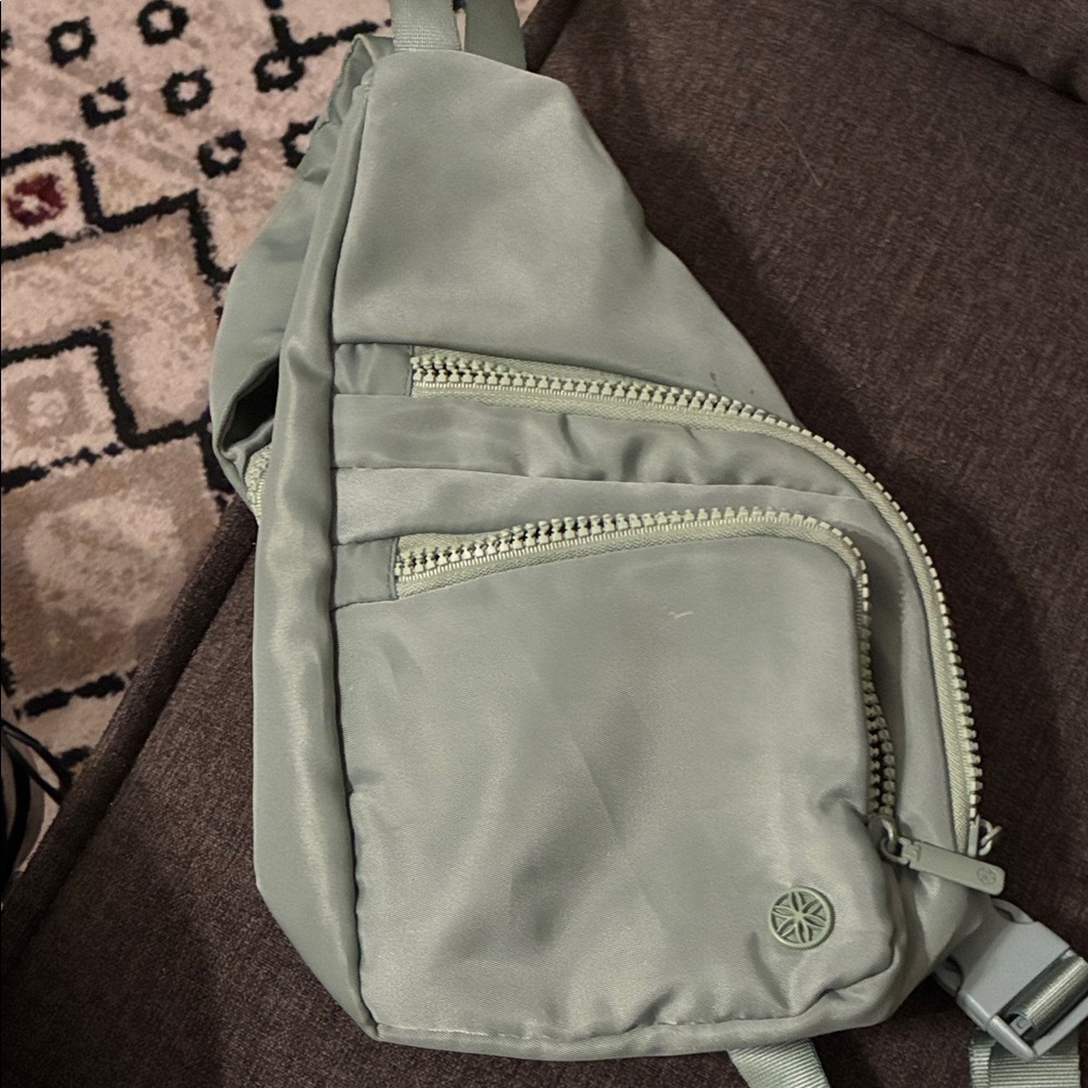Stylish Green Sling Bag - Picture 10 of 10
